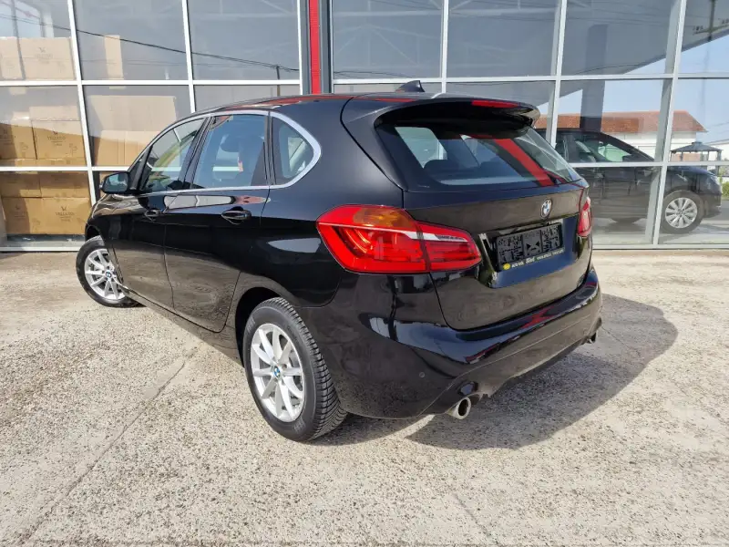 BMW 218d 2 ActiveTourer Dizel 2021. godište - Slika 7