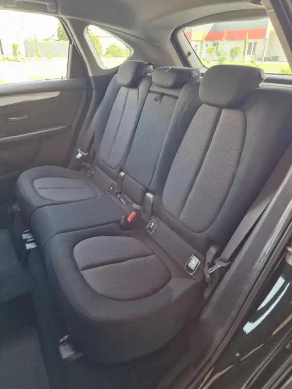 BMW 218d 2 ActiveTourer Dizel 2021. godište - Slika 13