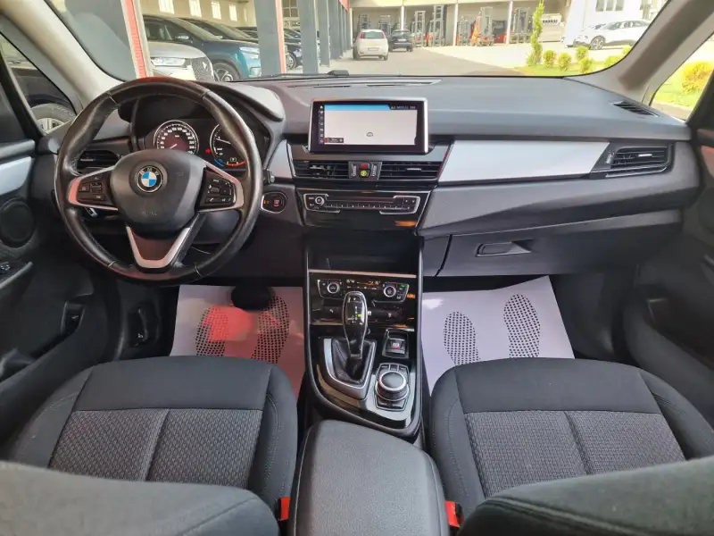 BMW 218d 2 ActiveTourer Dizel 2021. godište - Slika 14