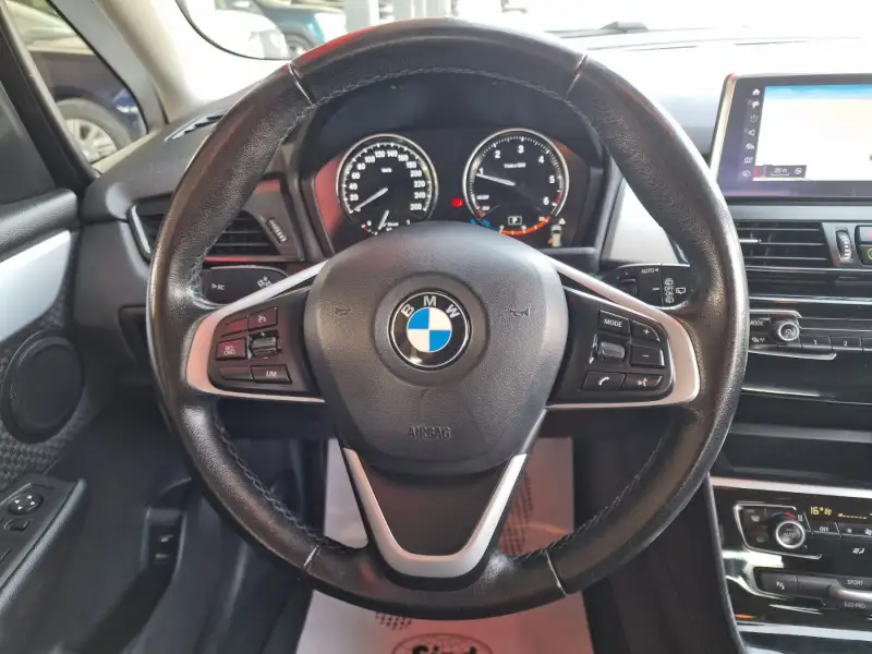 BMW 218d 2 ActiveTourer Dizel 2021. godište - Slika 16