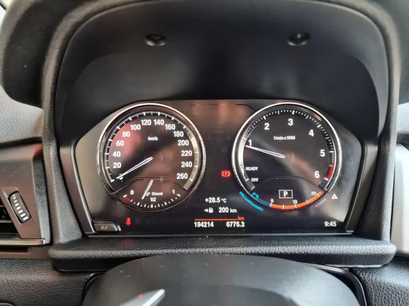 BMW 218d 2 ActiveTourer Dizel 2021. godište - Slika 17