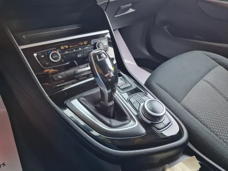 BMW 218d 2 ActiveTourer Dizel 2021. godište - Slika 18