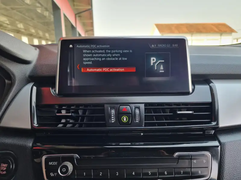 BMW 218d 2 ActiveTourer Dizel 2021. godište - Slika 21