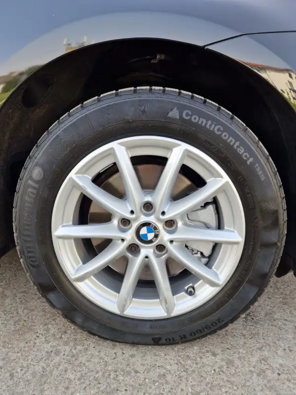 BMW 218d 2 ActiveTourer Dizel 2021. godište - Slika 25