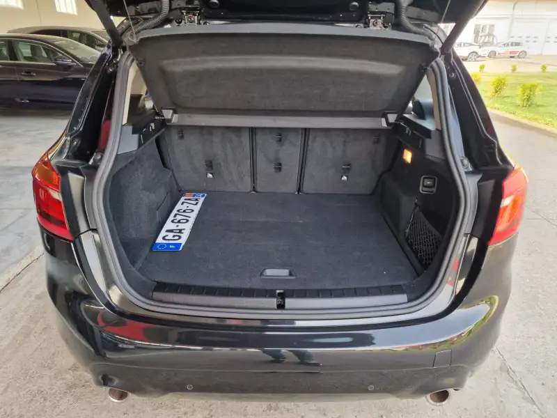 BMW 218d 2 ActiveTourer Dizel 2021. godište - Slika 27