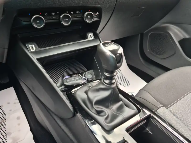 Citroen C4 Benzin 2021. godište - Slika 17