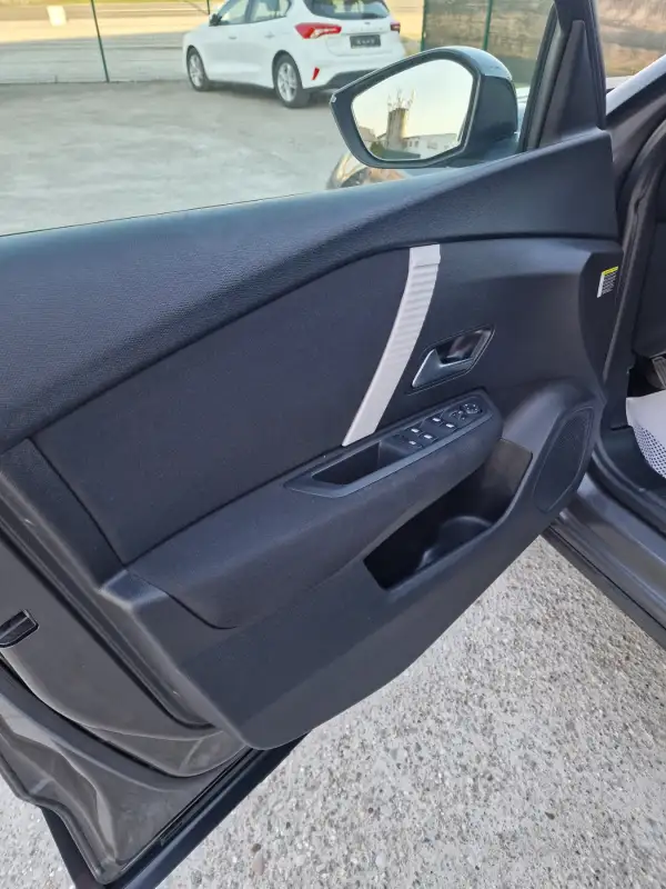 Citroen C4 Benzin 2022. godište - Slika 10