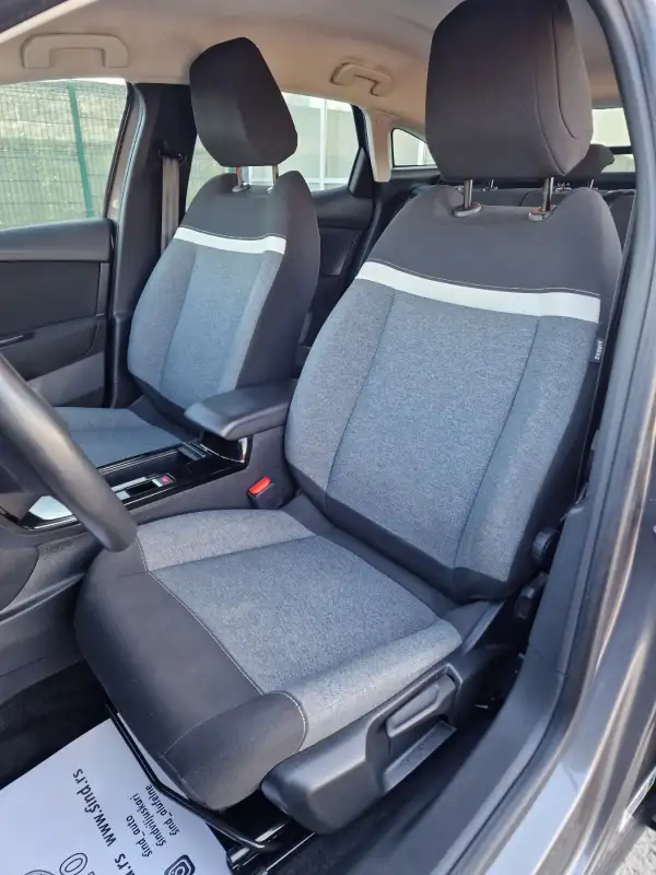 Citroen C4 Benzin 2022. godište - Slika 12