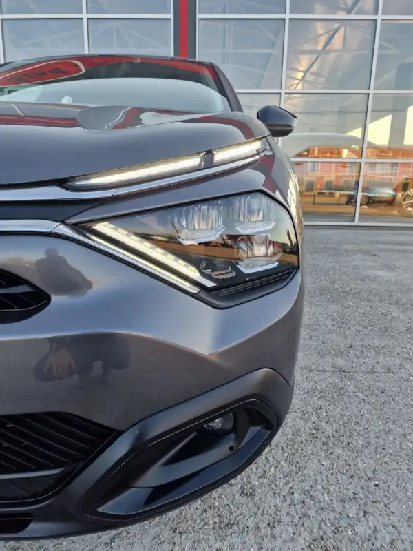 Citroen C4 Benzin 2022. godište - Slika 22
