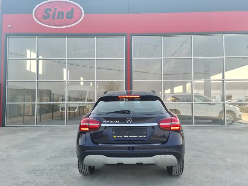 Mercedes GLA 200 INSIRATION Dizel 2017. godište - Slika 6