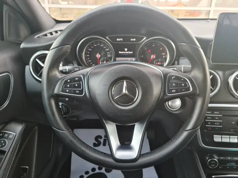 Mercedes GLA 200 INSIRATION Dizel 2017. godište - Slika 15