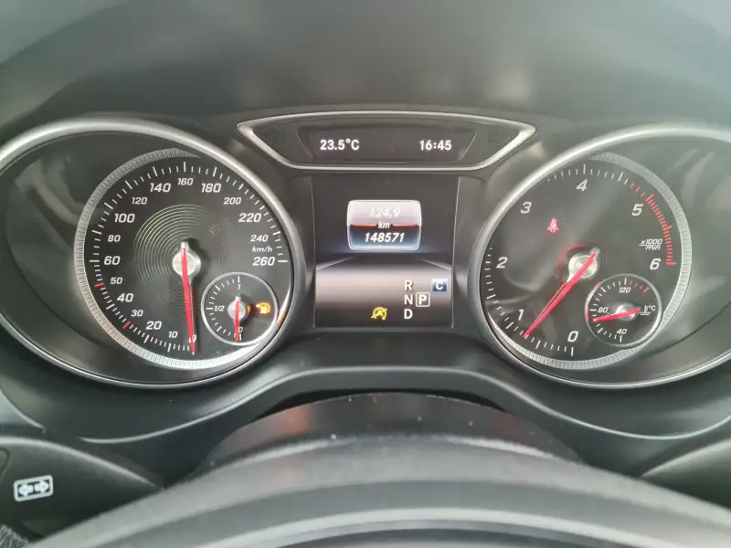 Mercedes GLA 200 INSIRATION Dizel 2017. godište - Slika 16