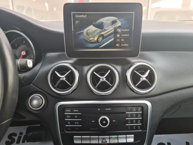 Mercedes GLA 200 INSIRATION Dizel 2017. godište - Slika 19