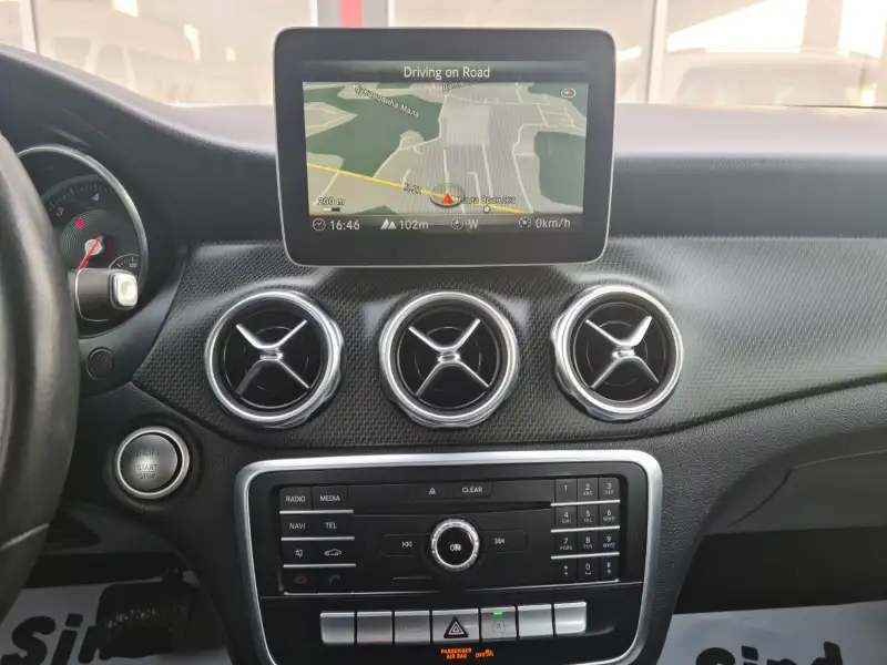 Mercedes GLA 200 INSIRATION Dizel 2017. godište - Slika 20