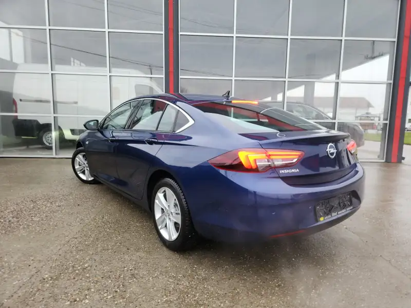 Opel Insignia Grand Sport Dizel 2022. godište - Slika 7