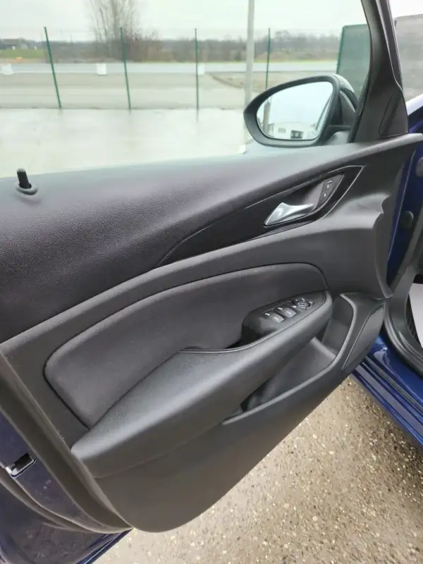 Opel Insignia Grand Sport Dizel 2022. godište - Slika 10