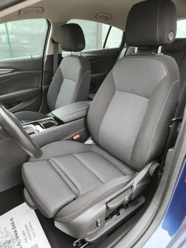 Opel Insignia Grand Sport Dizel 2022. godište - Slika 12