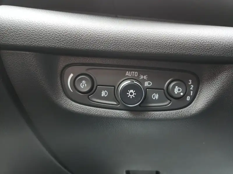 Opel Insignia Grand Sport Dizel 2022. godište - Slika 17