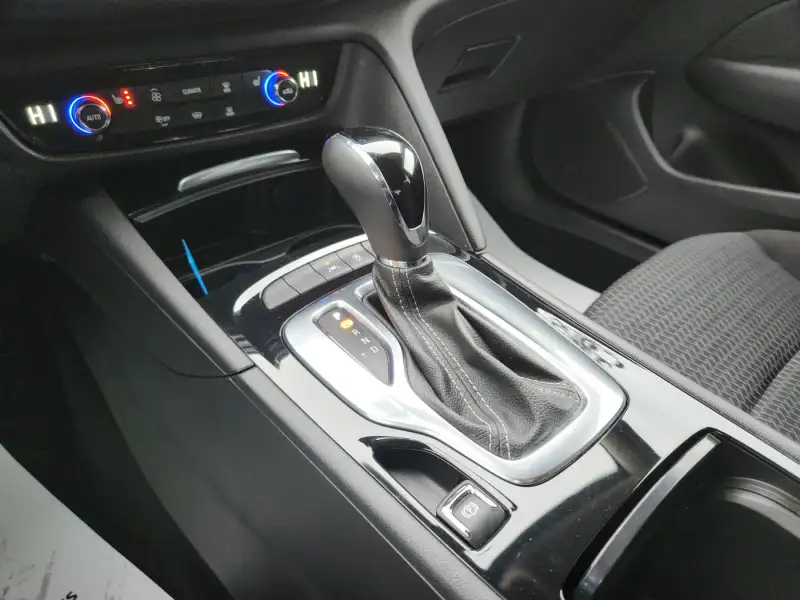 Opel Insignia Grand Sport Dizel 2022. godište - Slika 20
