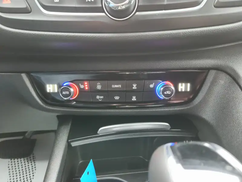 Opel Insignia Grand Sport Dizel 2022. godište - Slika 21