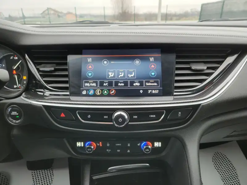 Opel Insignia Grand Sport Dizel 2022. godište - Slika 22
