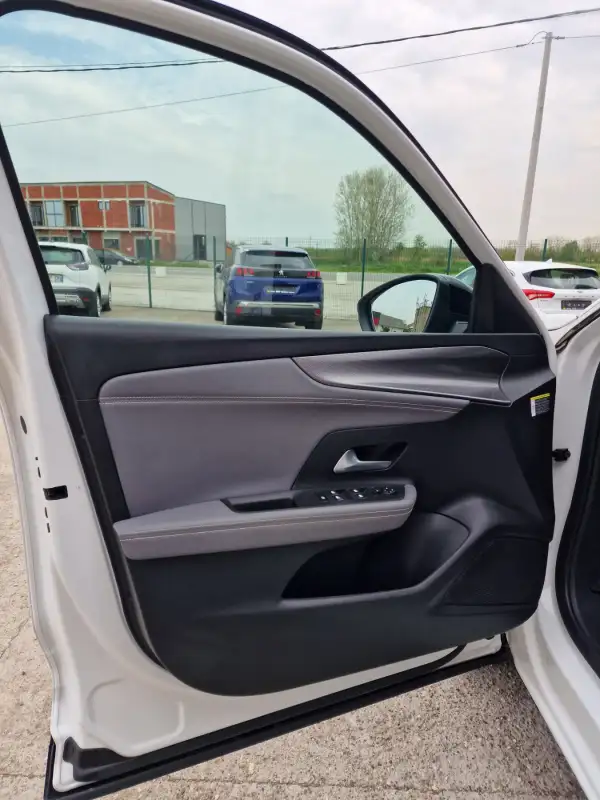 Opel Mokka Elegance Benzin 2022. godište - Slika 9