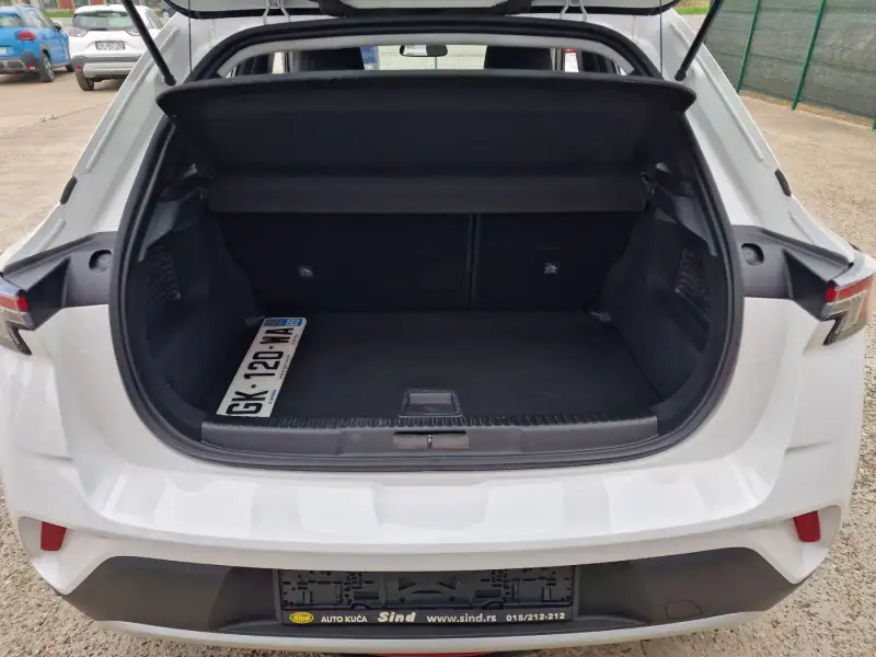 Opel Mokka Elegance Benzin 2022. godište - Slika 31