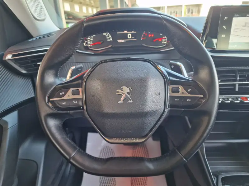 Peugeot 2008 Benzin 2021. godište - Slika 15