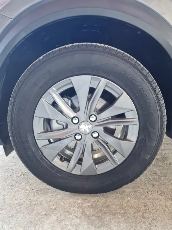 Peugeot 2008 Benzin 2021. godište - Slika 26