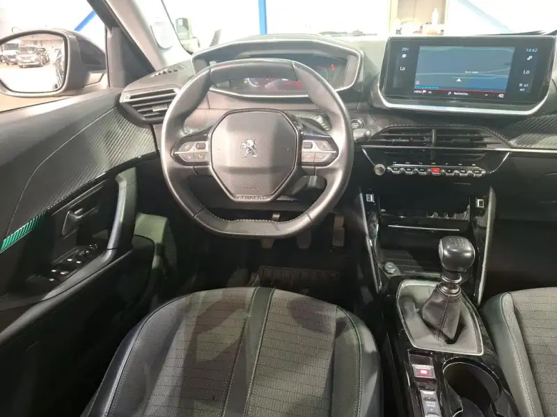 Peugeot 2008 Benzin 2021. godište - Slika 2