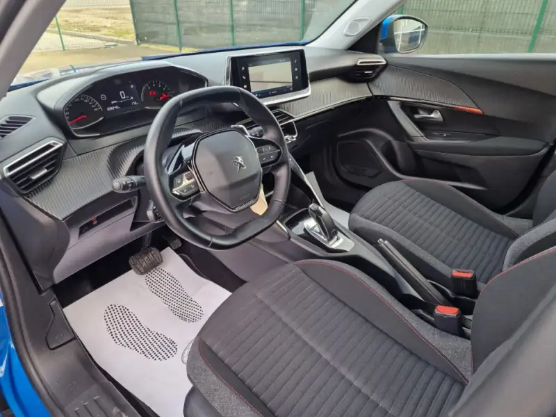 Peugeot 2008 Benzin 2021. godište - Slika 9