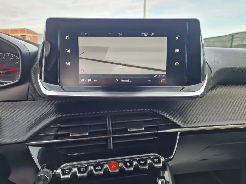 Peugeot 2008 Benzin 2021. godište - Slika 14