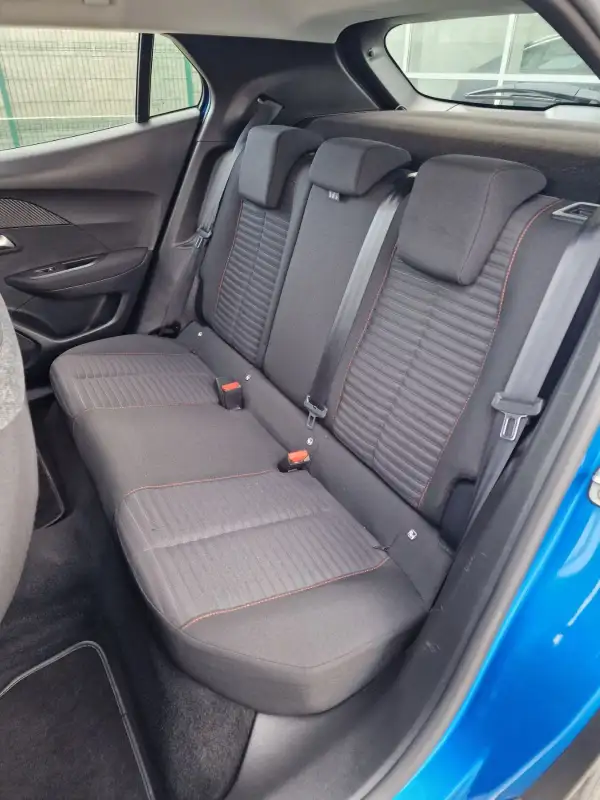 Peugeot 2008 Benzin 2021. godište - Slika 26
