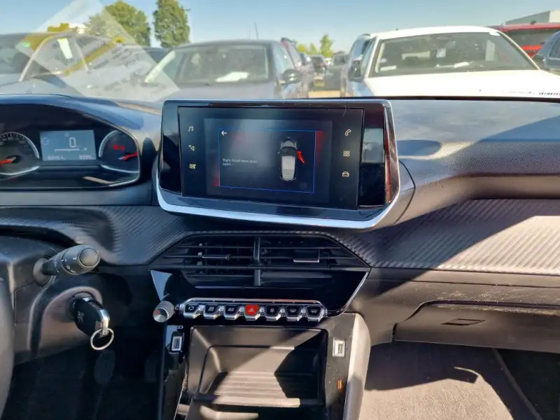 Peugeot 208 Benzin 2021. godište - Slika 2