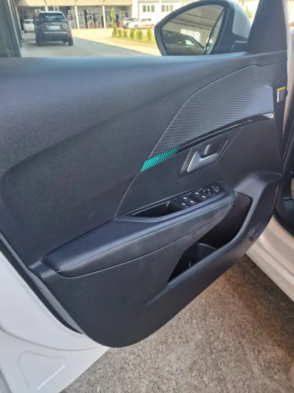 Peugeot 208 ALLURE Benzin 2021. godište - Slika 10