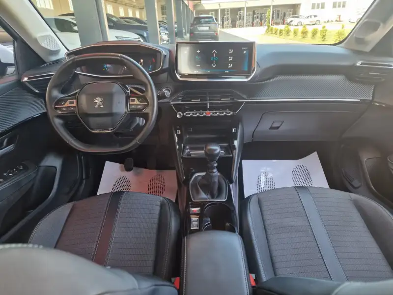 Peugeot 208 ALLURE Benzin 2021. godište - Slika 14