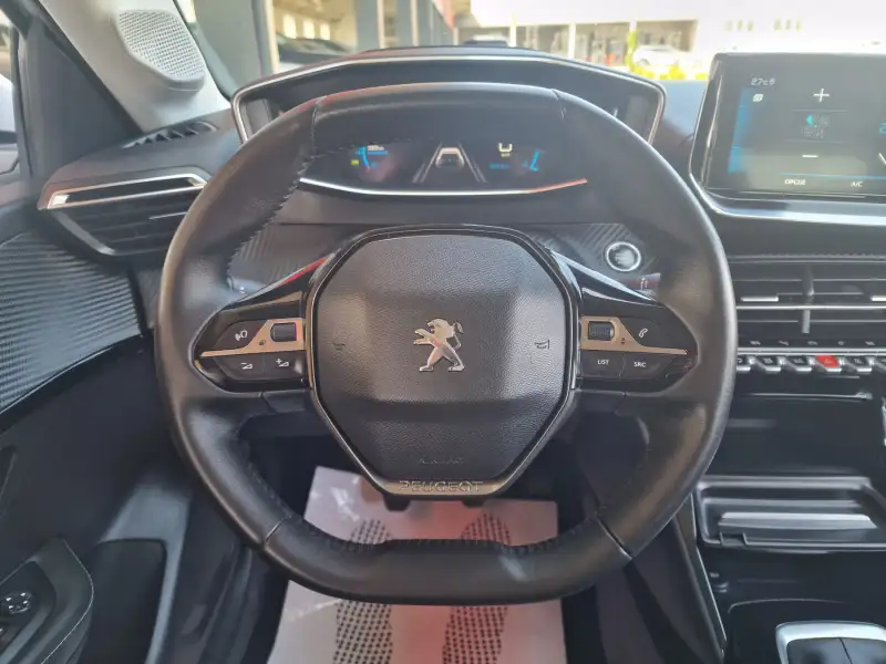 Peugeot 208 ALLURE Benzin 2021. godište - Slika 16