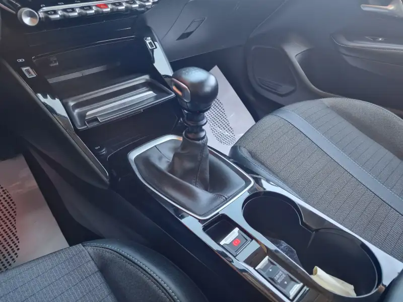 Peugeot 208 ALLURE Benzin 2021. godište - Slika 18
