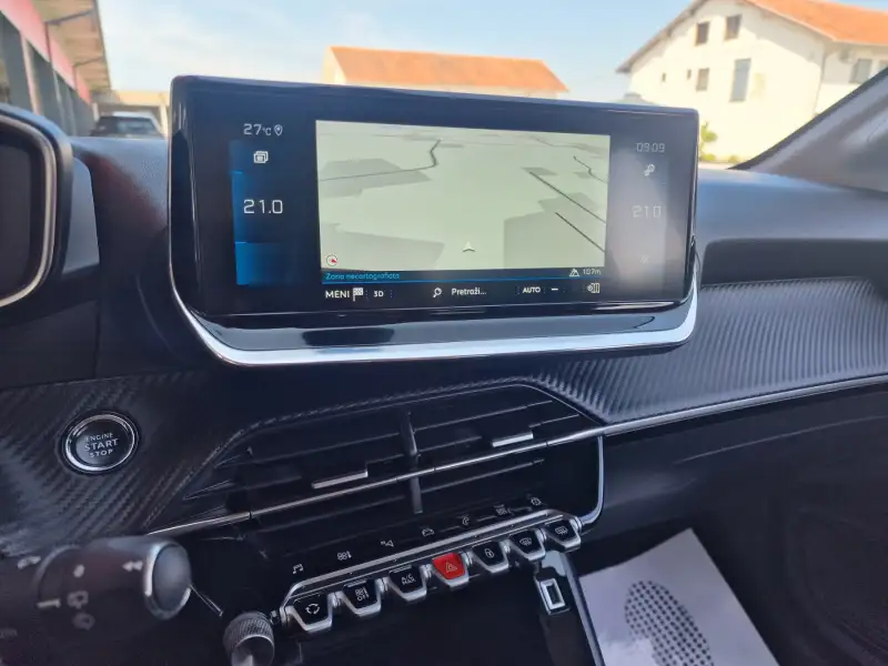 Peugeot 208 ALLURE Benzin 2021. godište - Slika 19