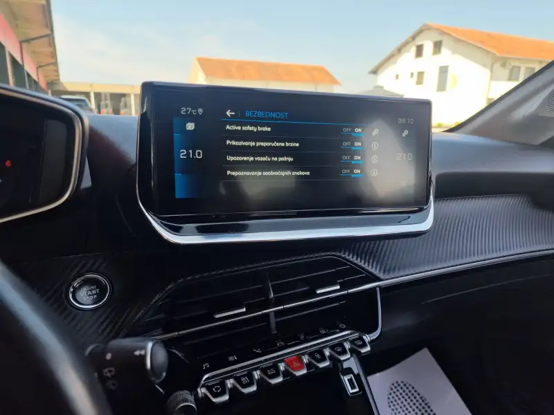 Peugeot 208 ALLURE Benzin 2021. godište - Slika 22
