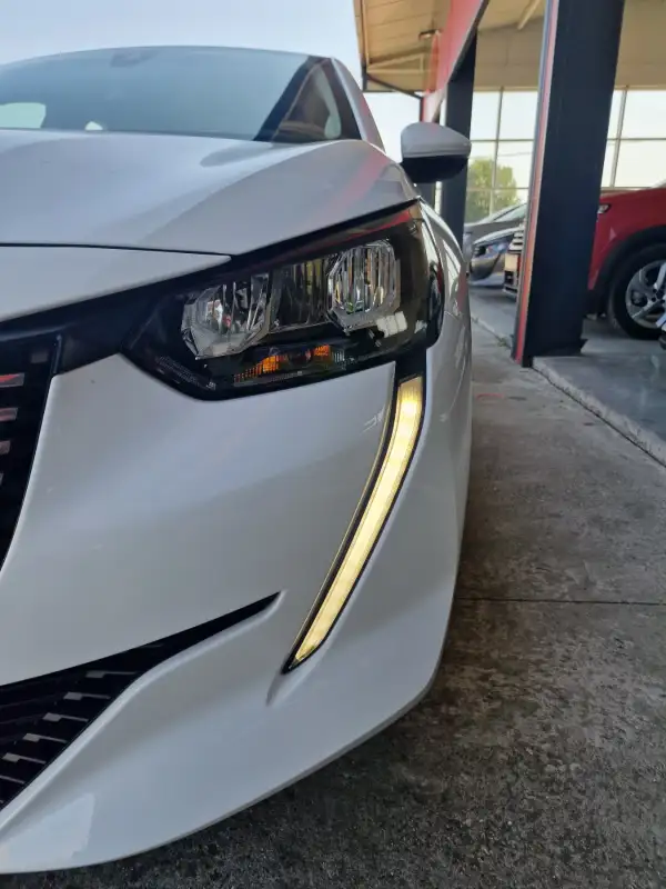 Peugeot 208 ALLURE Benzin 2021. godište - Slika 27