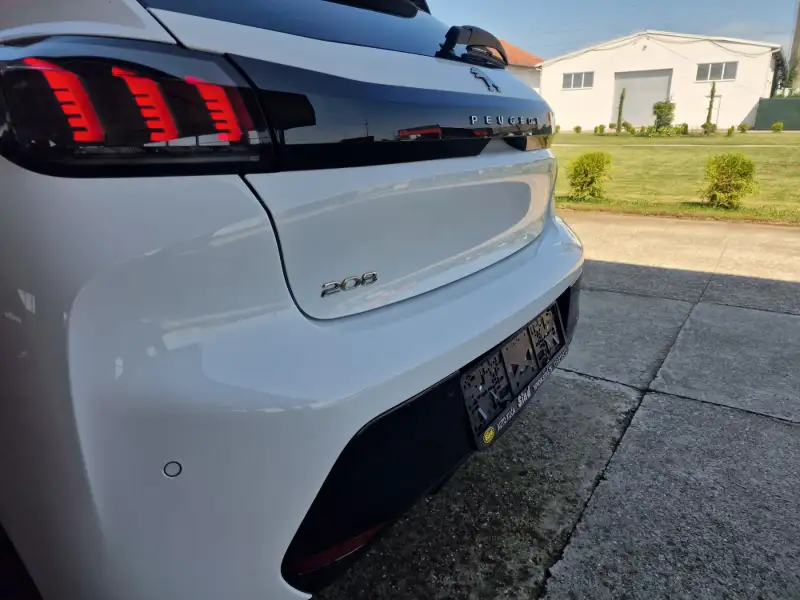 Peugeot 208 ALLURE Benzin 2021. godište - Slika 28