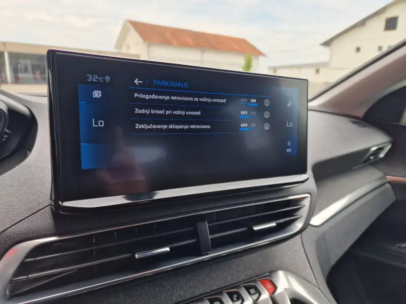 Peugeot 3008 ALLURE Dizel 2021. godište - Slika 23