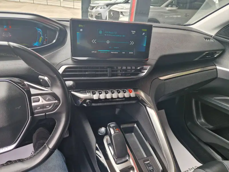 Peugeot 3008 ALLURE Hibrid / Benzin 2021. godište - Slika 7