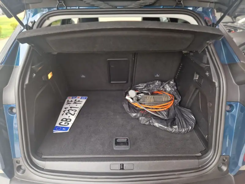 Peugeot 3008 ALLURE Hibrid / Benzin 2021. godište - Slika 16