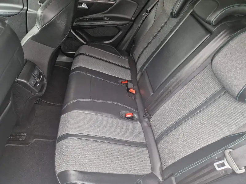 Peugeot 3008 ALLURE Hibrid / Benzin 2021. godište - Slika 17