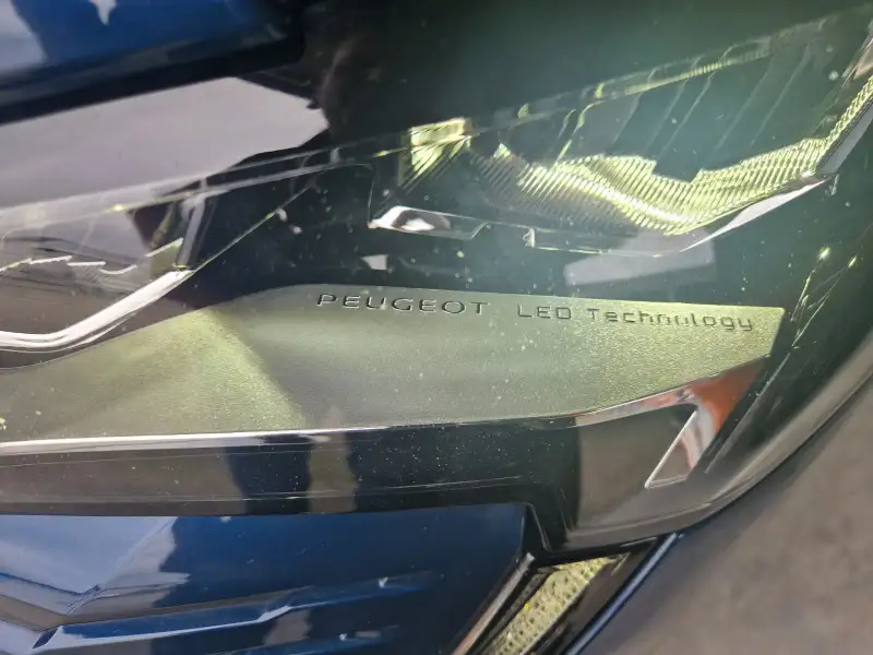 Peugeot 3008 ALLURE Hibrid / Benzin 2021. godište - Slika 21
