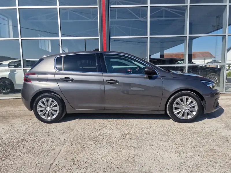 Peugeot 308 ALLURE Benzin 2021. godište - Slika 4
