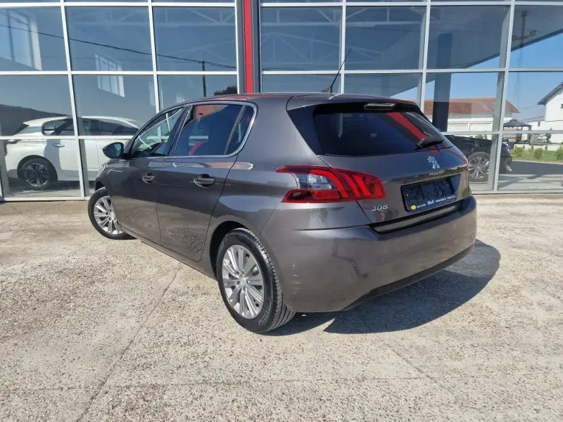Peugeot 308 ALLURE Benzin 2021. godište - Slika 7