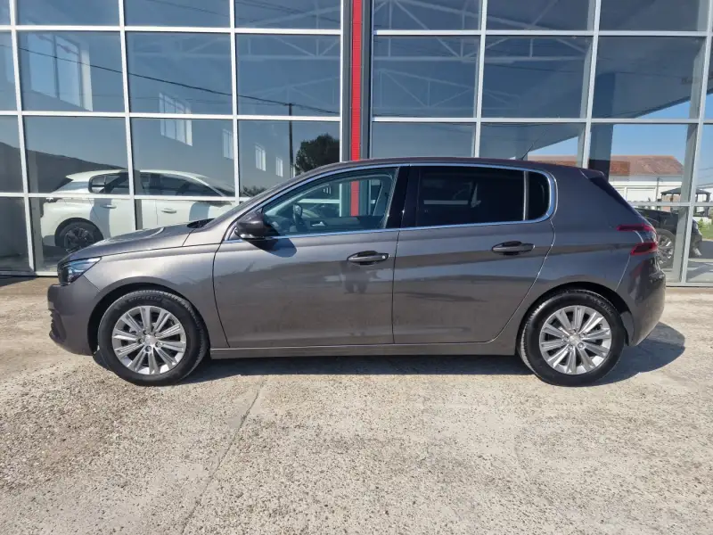 Peugeot 308 ALLURE Benzin 2021. godište - Slika 8
